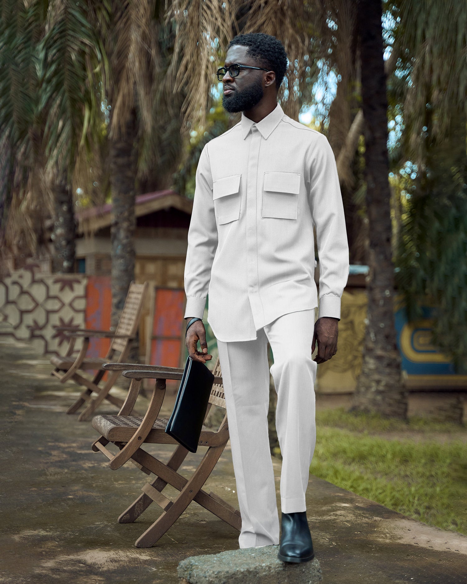 THE DISCERNINGMAN